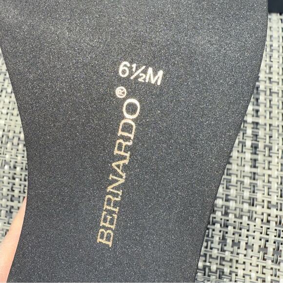 Bernardo NWT Women's Sonni Brown Leather Chelsea Boot Bootie Size 6.5 - Picture 4 of 6